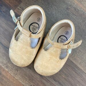 Little Love Bug size 6, toddler, leather, minimal sole